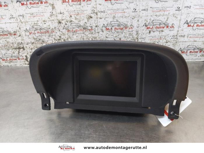 Begagnade Innerdisplay Opel Tigra Twin Top 1.4 16V Pris på förfrågan erbjuds av Autodemontage M.J. Rutte B.V.