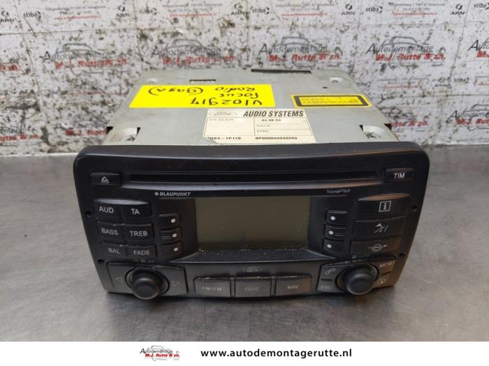 Używane Radio Ford Focus 1 1.6 16V Cena na żądanie oferowane przez Autodemontage M.J. Rutte B.V.