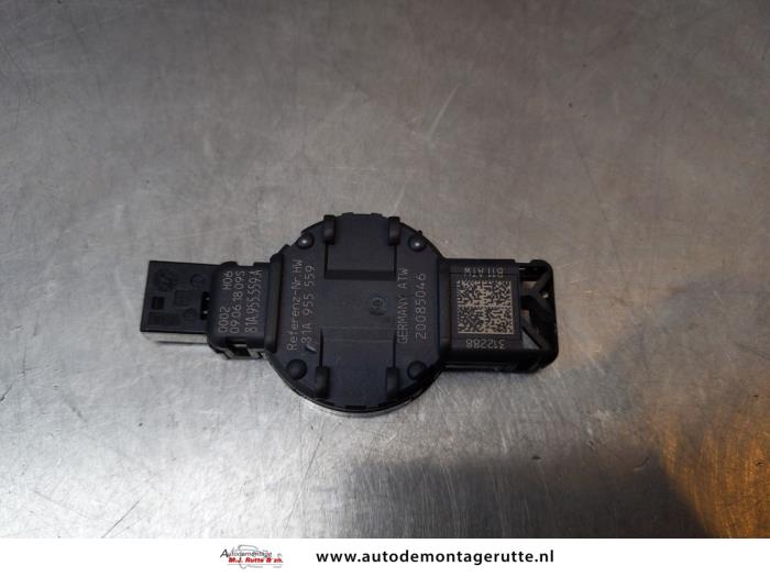 Begagnade Regnsensor Seat Leon ST (5FF) 1.6 TDI 16V Pris € 50,00 Marginaltabell erbjuds av Autodemontage M.J. Rutte B.V.