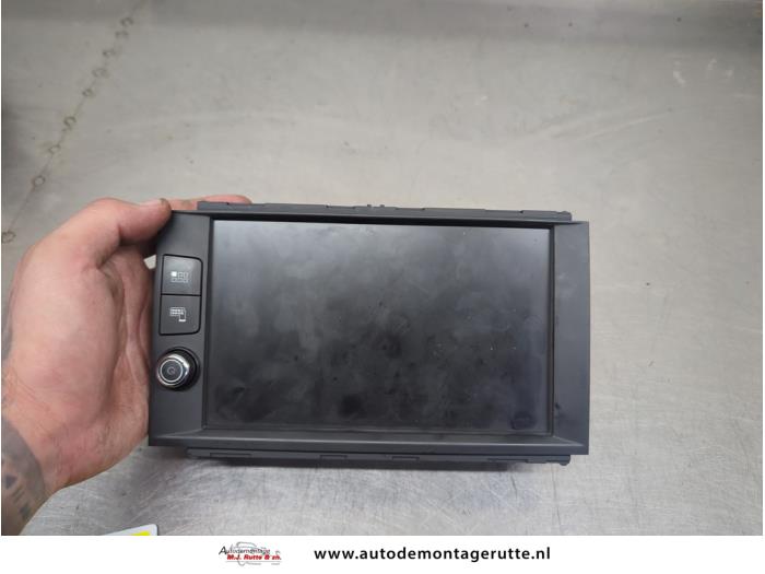 Begagnade Innerdisplay Seat Leon ST (5FF) 1.6 TDI 16V Pris € 400,00 Marginaltabell erbjuds av Autodemontage M.J. Rutte B.V.