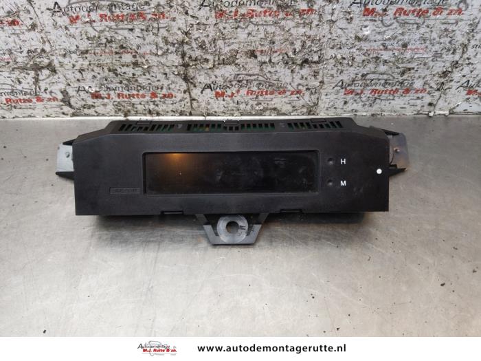 Używane Zegar Audi A2 (8Z0) 1.4 16V Cena na żądanie oferowane przez Autodemontage M.J. Rutte B.V.