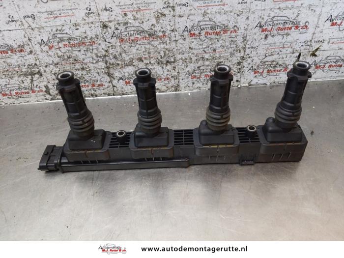 Usados Bobina Renault Twingo (C06) 1.2 16V Precio de solicitud ofrecido por Autodemontage M.J. Rutte B.V.