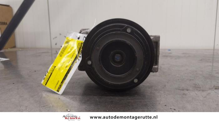 Usagé Pompe clim Mercedes C Combi (S202) 1.8 C180T 16V Prix sur demande proposé par Autodemontage M.J. Rutte B.V.