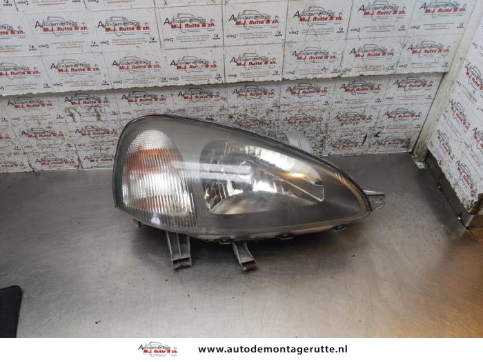 Używane Reflektor prawy Chevrolet Tacuma 2.0 16V Cena na żądanie oferowane przez Autodemontage M.J. Rutte B.V.
