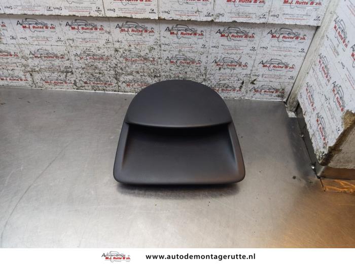 Begagnade Klocka Renault Clio III (BR/CR) 1.6 16V Pris på förfrågan erbjuds av Autodemontage M.J. Rutte B.V.