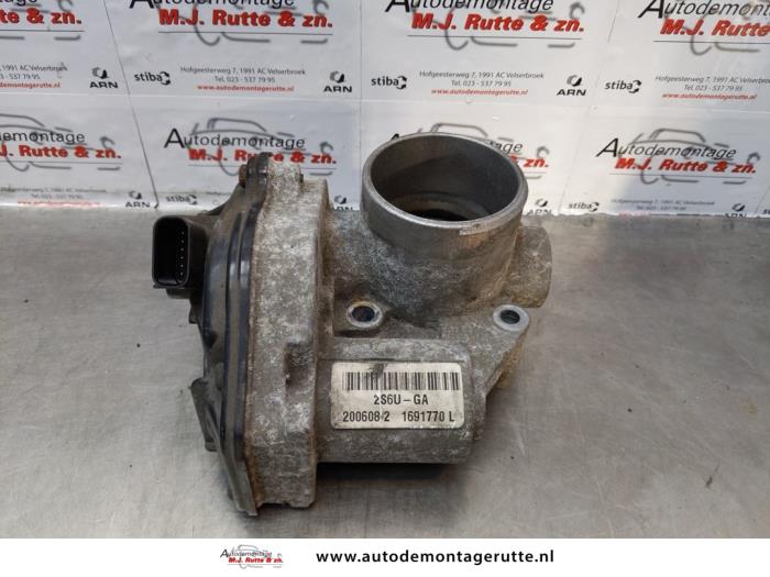 Gebrauchte Drosselklappengehäuse Volvo C30 (EK/MK) 1.6 16V Preis auf Anfrage angeboten von Autodemontage M.J. Rutte B.V.