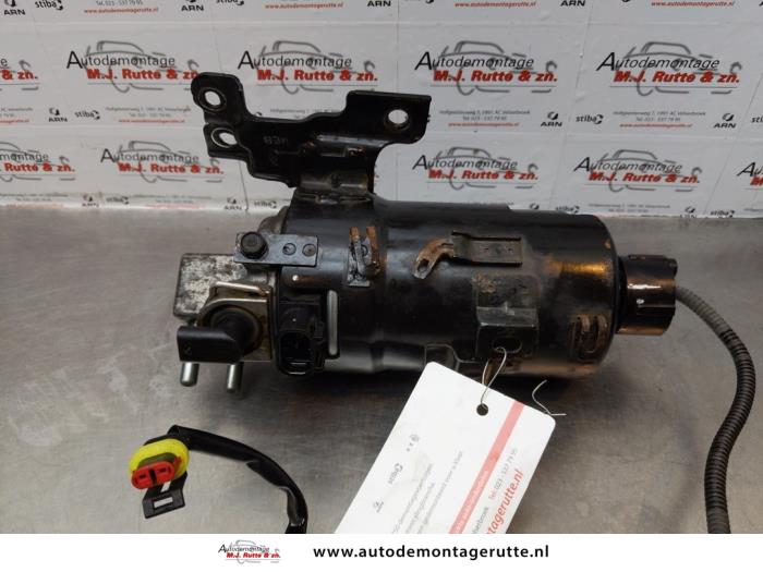 Begagnade Bränslefilter Hyundai i40 (VFA) 1.7 CRDi 16V Pris € 30,00 Marginaltabell erbjuds av Autodemontage M.J. Rutte B.V.