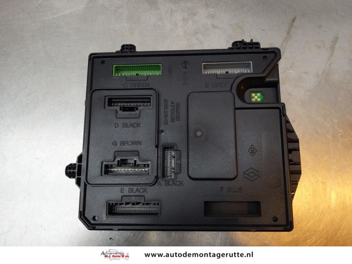 Używane Sterownik Body Control Renault Grand Scénic III (JZ) 1.6 16V Cena na żądanie oferowane przez Autodemontage M.J. Rutte B.V.