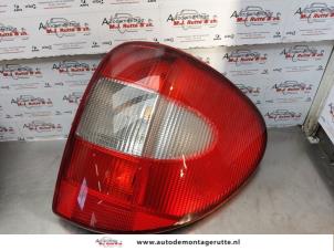 Gebrauchte Rücklicht rechts Chrysler Voyager/Grand Voyager (RG/RS) 2.8 CRD 16V Autom. Preis auf Anfrage angeboten von Autodemontage M.J. Rutte B.V.