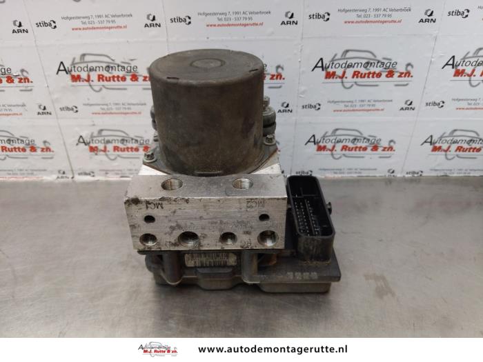 Begagnade ABS-pump Peugeot 508 SW (8E/8U) 1.6 THP 16V Pris € 125,00 Marginaltabell erbjuds av Autodemontage M.J. Rutte B.V.