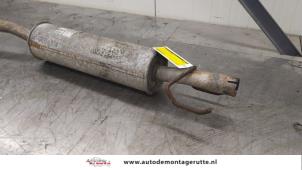 Auspuff Mitteldämpfer van een Opel Corsa B (73/78/79) 1.4i 1998