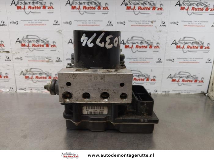 Begagnade ABS-pump Skoda Fabia II Combi 1.2 TSI Pris € 50,00 Marginaltabell erbjuds av Autodemontage M.J. Rutte B.V.