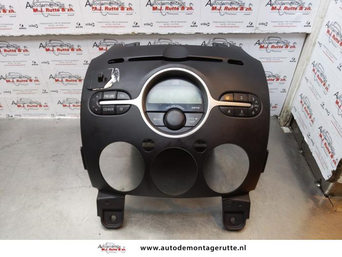 Begagnade Radio Mazda 2 (DE) 1.3 16V S-VT Pris på förfrågan erbjuds av Autodemontage M.J. Rutte B.V.