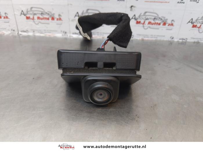 Begagnade Backkamera Citroen C4 Picasso (3D/3E) 1.6 e-Hdi, BlueHDi 115 Pris € 75,00 Marginaltabell erbjuds av Autodemontage M.J. Rutte B.V.