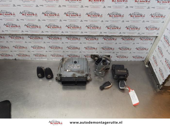 Used Ignition lock + computer Mercedes Sprinter 3,5t (906.73) 315 CDI 16V Price € 300,00 Margin scheme offered by Autodemontage M.J. Rutte B.V.