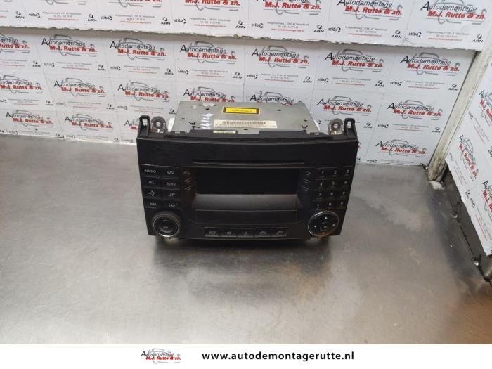 Usagé Radio Mercedes Sprinter 3,5t (906.73) 315 CDI 16V Prix sur demande proposé par Autodemontage M.J. Rutte B.V.
