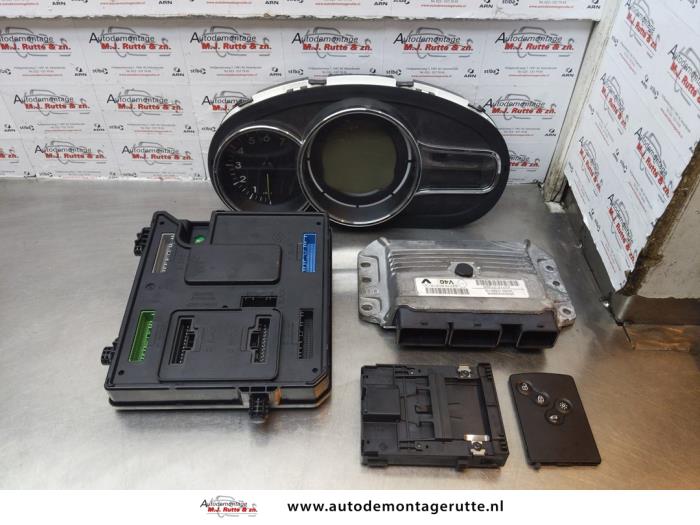 Used Ignition lock + computer Renault Megane III Grandtour (KZ) 1.6 16V Price € 175,00 Margin scheme offered by Autodemontage M.J. Rutte B.V.