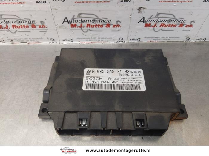 Begagnade PDC-modul Mercedes E Combi (S211) 3.2 E-320 CDI 24V Pris på förfrågan erbjuds av Autodemontage M.J. Rutte B.V.