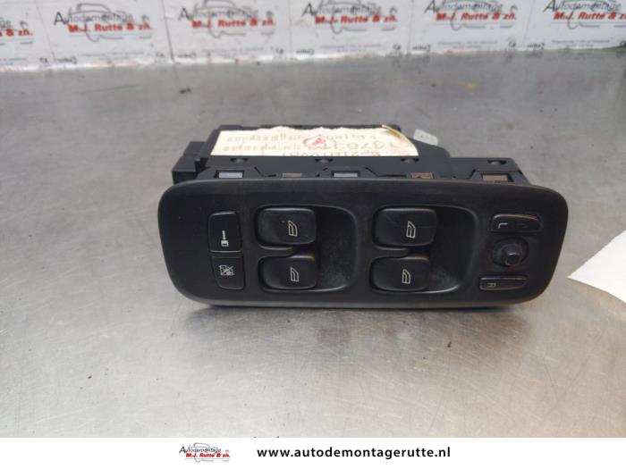 Usados Interruptor combinado de ventanillas Volvo XC70 (SZ) XC70 2.5 T 20V Precio de solicitud ofrecido por Autodemontage M.J. Rutte B.V.