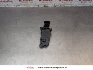 Usados Medidor de flujo de aire Ford Grand C-Max (DXA) 1.0 Ti-VCT EcoBoost 12V 125 Precio € 25,00 Norma de margen ofrecido por Autodemontage M.J. Rutte B.V.