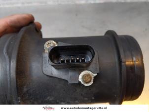 Luftmengenmesser van een Audi A6 Avant (C6) 2.7 TDI V6 24V 2005