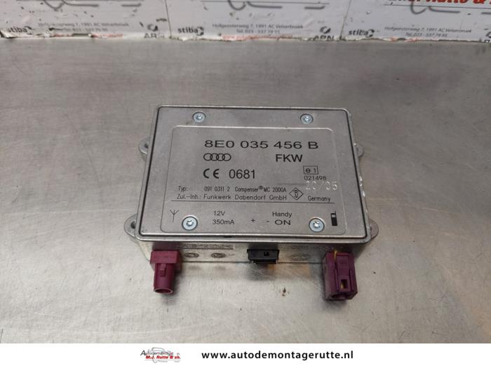 Używane Modul telefoniczny Audi A6 Avant (C6) 2.7 TDI V6 24V Cena na żądanie oferowane przez Autodemontage M.J. Rutte B.V.