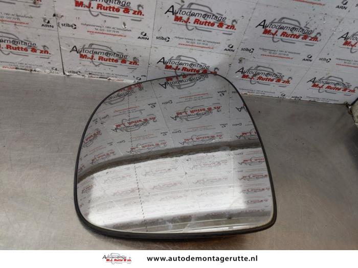 Używane Szyba lusterka lewego Mercedes Vito (639.6) 2.2 109 CDI 16V Cena na żądanie oferowane przez Autodemontage M.J. Rutte B.V.