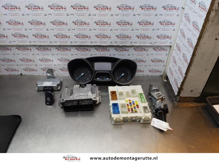 Used Ignition lock + computer Ford Focus 3 Wagon 1.0 Ti-VCT EcoBoost 12V 125 Price € 250,00 Margin scheme offered by Autodemontage M.J. Rutte B.V.