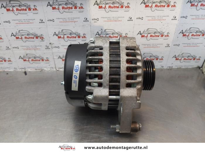 Begagnade Dynamo Renault Clio (B/C57/357/557/577) 1.2 Eco Kat. Pris på förfrågan erbjuds av Autodemontage M.J. Rutte B.V.