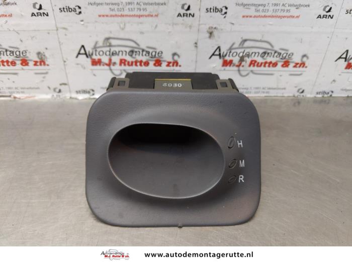 Begagnade Klocka Hyundai Atos 1.0 12V Pris på förfrågan erbjuds av Autodemontage M.J. Rutte B.V.