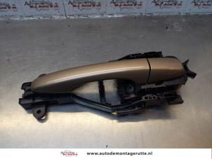 Usados Manija de puerta de 4 puertas derecha detrás Volvo V40 (MV) 1.6 D2 Precio de solicitud ofrecido por Autodemontage M.J. Rutte B.V.