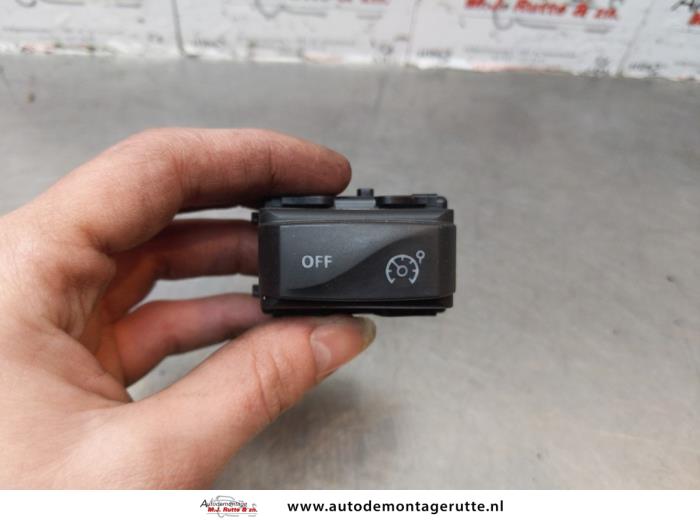 Używane Obsluga tempomatu Dacia Lodgy (JS/SD0J) 1.2 TCE 16V Cena na żądanie oferowane przez Autodemontage M.J. Rutte B.V.