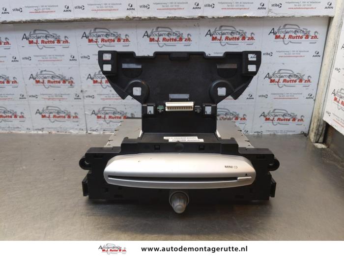 Używane Odtwarzacz CD Mini Mini (R56) 1.4 16V One Cena na żądanie oferowane przez Autodemontage M.J. Rutte B.V.