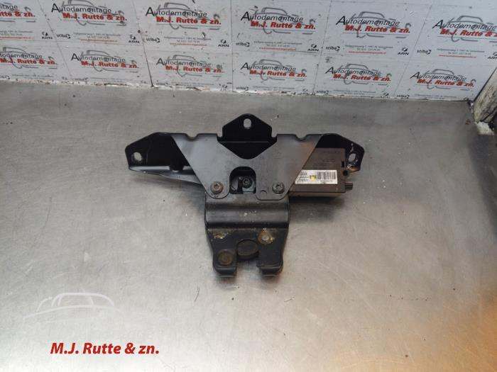 Tailgate lock mechanism BMW 5 serie Touring 525d 24V - 301104
