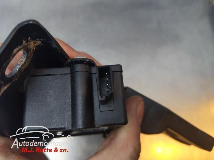 Tailgate lock mechanism BMW 5 serie Touring 525d 24V - 301104