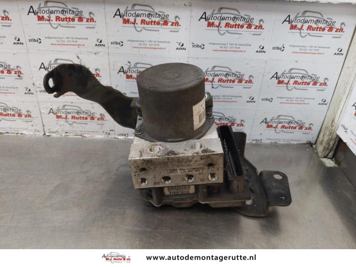 Gebrauchte ABS Pumpe Honda Civic (FK/FN) 1.4 i-Dsi Preis € 125,00 Margenregelung angeboten von Autodemontage M.J. Rutte B.V.