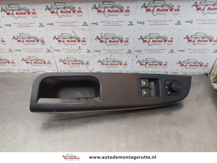 Usados Interruptor combinado de ventanillas Volkswagen Golf V (1K1) 1.4 TSI 140 16V Precio de solicitud ofrecido por Autodemontage M.J. Rutte B.V.