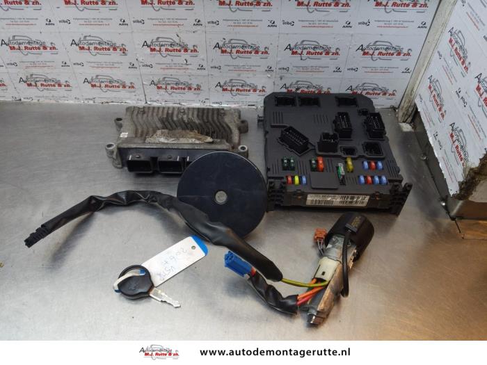 Used Ignition lock + computer Peugeot 206+ (2L/M) 1.1 XR,XS Price € 150,00 Margin scheme offered by Autodemontage M.J. Rutte B.V.