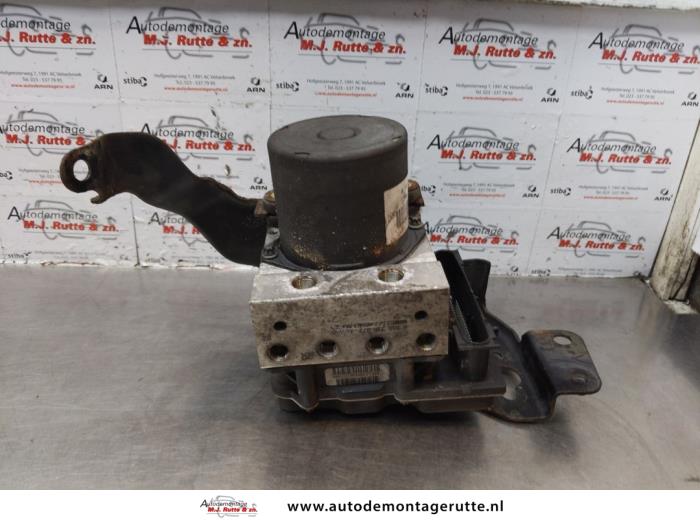 Gebrauchte ABS Pumpe Honda Civic (FK/FN) 1.4 i-Dsi Preis € 125,00 Margenregelung angeboten von Autodemontage M.J. Rutte B.V.
