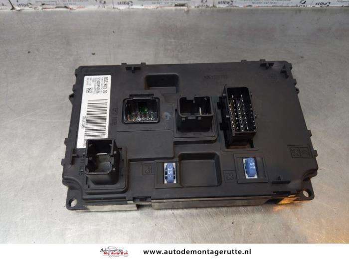 Używane Modul haka holowniczego Peugeot 308 (4A/C) 1.6 VTI 16V Cena na żądanie oferowane przez Autodemontage M.J. Rutte B.V.
