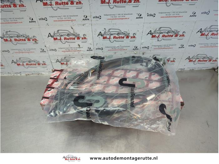 Begagnade ABS-sensor Kia Cee'd (EDB5) 1.4 CVVT 16V Pris på förfrågan erbjuds av Autodemontage M.J. Rutte B.V.