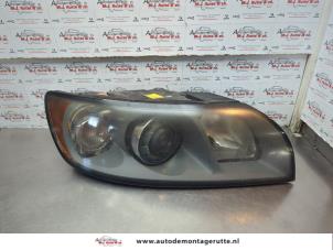 Usados Faro derecha Volvo V50 (MW) 2.0 D 16V Precio de solicitud ofrecido por Autodemontage M.J. Rutte B.V.