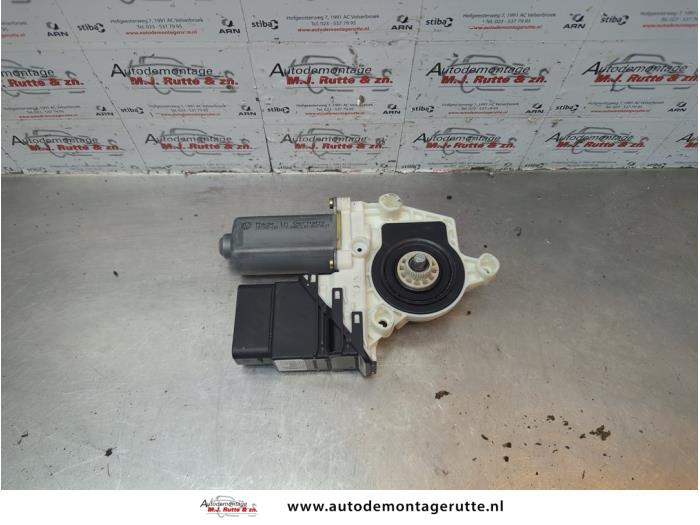 Begagnade Motor, dörrfönster Volkswagen Golf IV Variant (1J5) 2.0 Pris på förfrågan erbjuds av Autodemontage M.J. Rutte B.V.