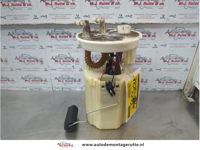 Usagé Pompe à carburant Kia Rio (DC22/24) 1.5 16V Prix sur demande proposé par Autodemontage M.J. Rutte B.V.