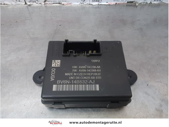 Używane Modul Comfort Ford Focus 3 Wagon 1.0 Ti-VCT EcoBoost 12V 125 Cena na żądanie oferowane przez Autodemontage M.J. Rutte B.V.
