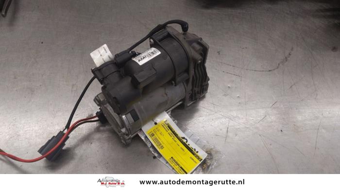 Begagnade Luftpump (fjädring) Landrover Range Rover Sport (LS) 2.7 TDV6 24V Pris € 200,00 Marginaltabell erbjuds av Autodemontage M.J. Rutte B.V.