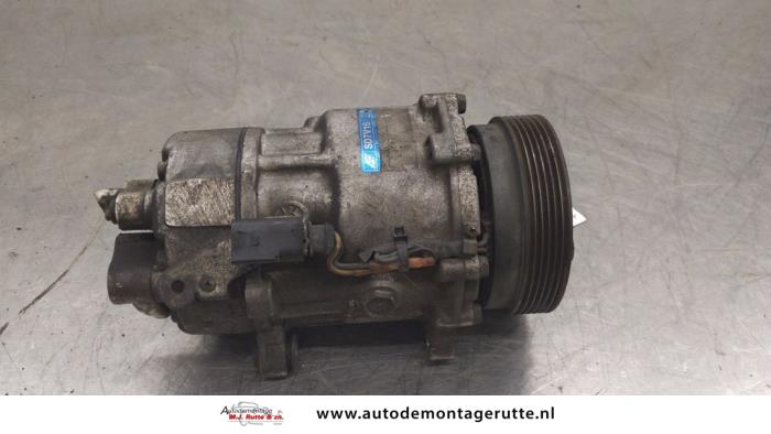 Gebrauchte Klimapumpe Volkswagen Sharan (7M8/M9/M6) 2.8 V6 24V Preis auf Anfrage angeboten von Autodemontage M.J. Rutte B.V.