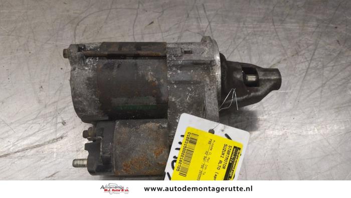Begagnade Startmotor Suzuki Alto (SB308) 0.8 GA,GL,GLX Pris på förfrågan erbjuds av Autodemontage M.J. Rutte B.V.