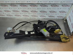 Used Window mechanism 4-door, front left Ford Focus 3 1.0 Ti-VCT EcoBoost 12V 100 Price on request offered by Autodemontage M.J. Rutte B.V.