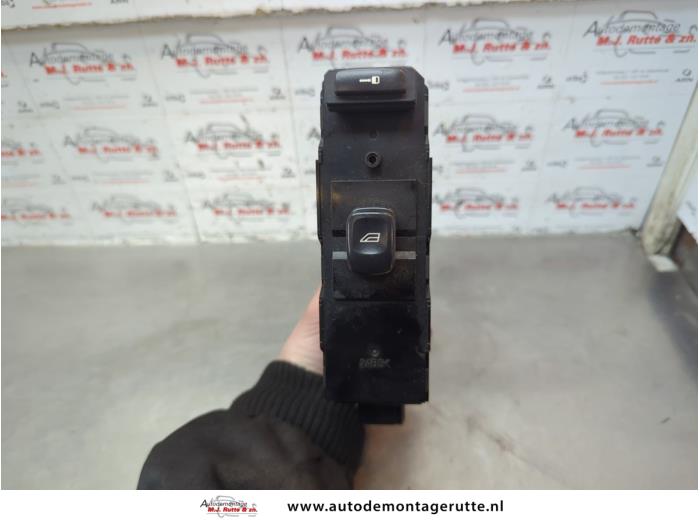 Usados Interruptor de ventanilla eléctrica Volvo XC90 I 2.9 T6 24V Precio de solicitud ofrecido por Autodemontage M.J. Rutte B.V.